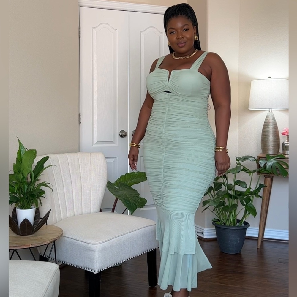 NWT Sage Green V-Neck Strappy Maxi Dress Size L Party Hoco Fairy Bridal Mermaid